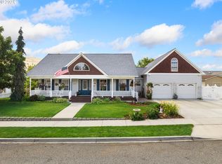 915 Petry Ln, Baker City, OR 97814