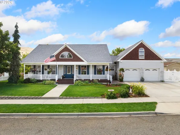 915 Petry Ln, Baker City, OR 97814