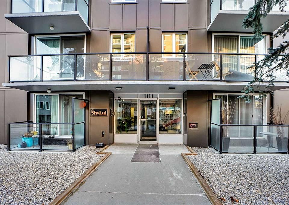 1st image of 1111 N 15th Ave SW #204