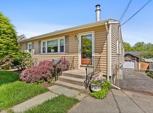 309 Marlborough Ter, Fairfield, CT 06825