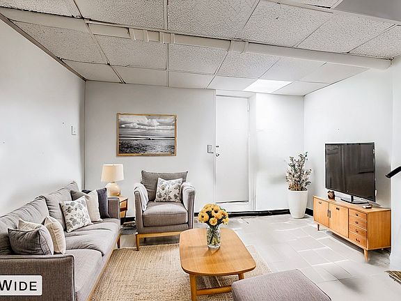 2nd image of 174 Thompson St #1R