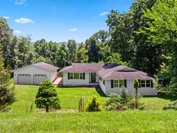 459 Grace St, Pounding Mill, VA 24637