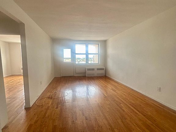 5th image of 10 Monroe Blvd #0