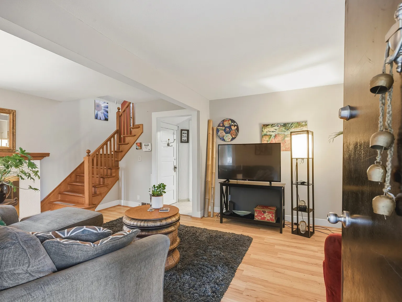 3 bed, 1190 sqft, $3,500 — Photo 2
