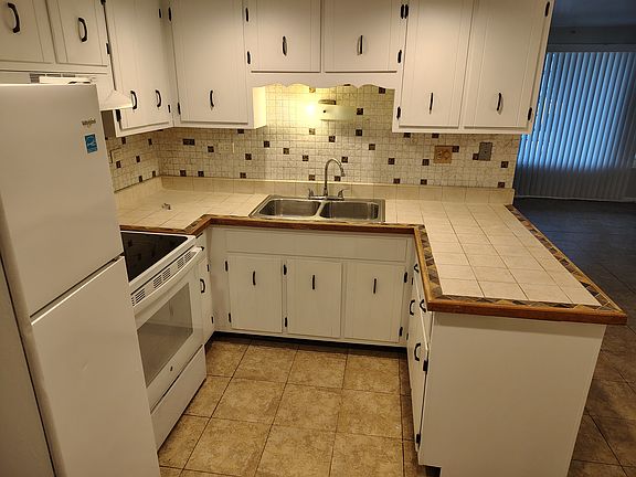 4th image of 1812 Memorial Dr APT 1