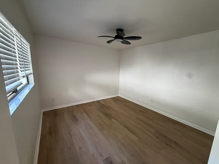5424 SW 4th Pl — Photo 10