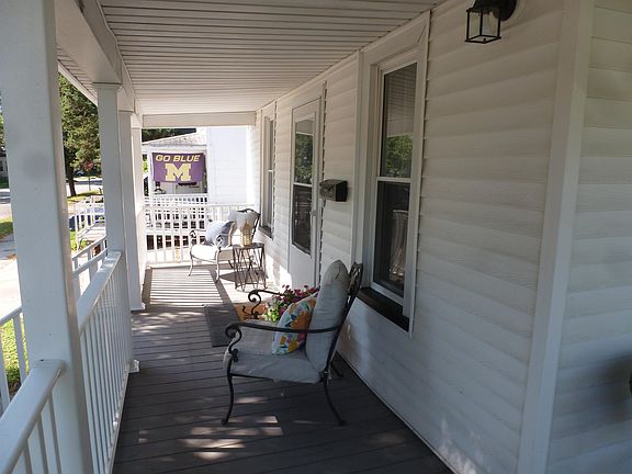 3rd image of 307 King St