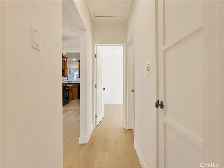2108 N Pass Ave — Photo 12
