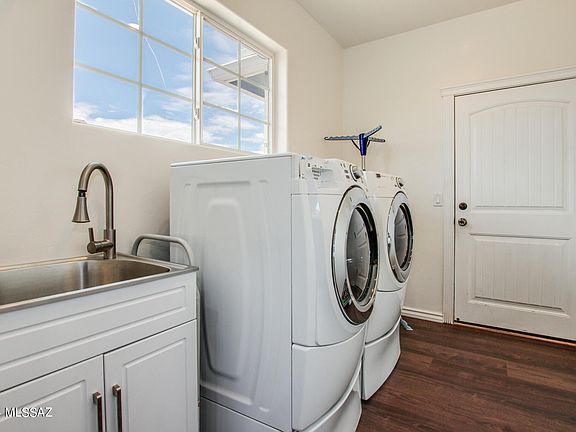 5th image of 351 E Corral Dr