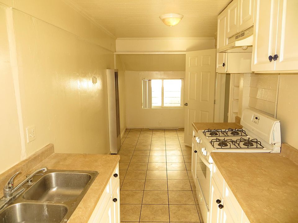 1st image of 350 N Ventura Ave #2