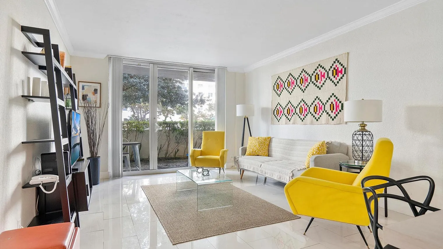 1 bed, 2.0 bath, 871 sqft, $4,726 — Photo 1