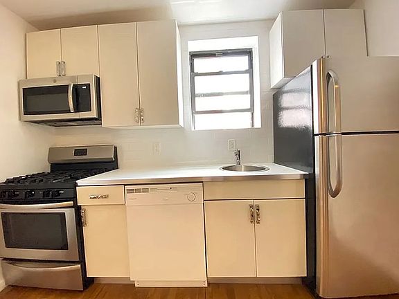 4th image of 1875 Lexington Ave #4F