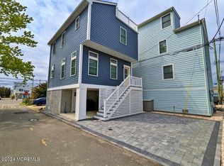 32 E Surf Way, Lavallette, NJ 08735