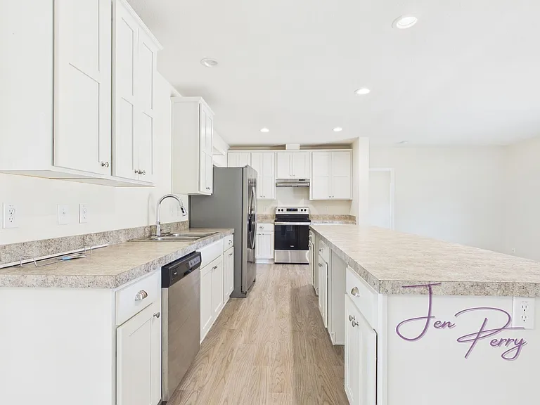 7420 Guide Meridian — Photo 6