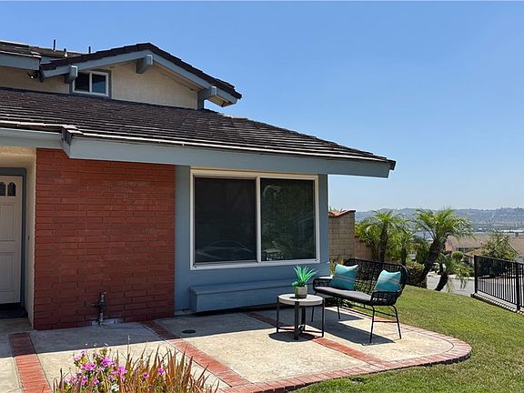 3rd image of 330 Amberwood Dr