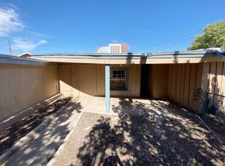 611 1/2 Woodland Ln NW, Albuquerque, NM 87107
