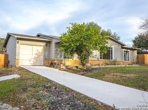 3rd image of 567 Byrnes Dr