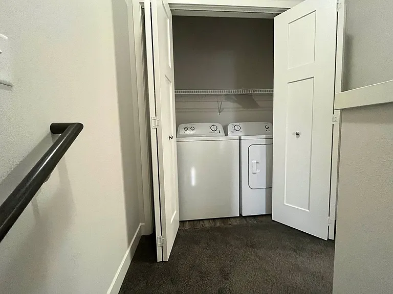 Cottage Grove Commons: Limestone — Photo 67