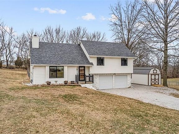 3rd image of 13971 Huntington Ln