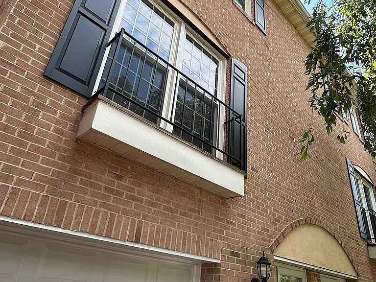 4876 Weatherhill Dr — Photo 1