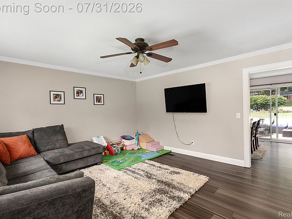 2nd image of 8045 Hillandale Dr