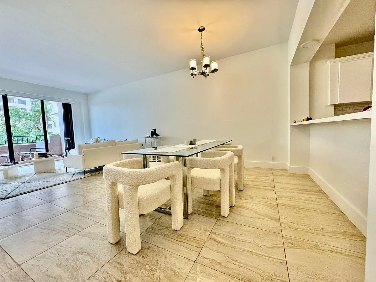 Building Photo - 201 Crandon Blvd #324