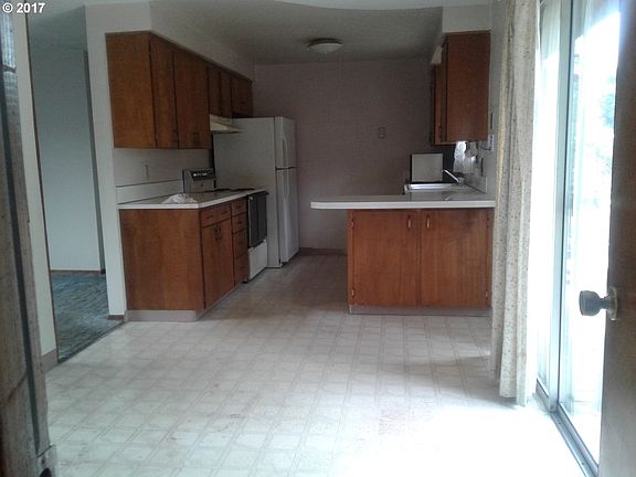 4th image of 9316 NE 95th St