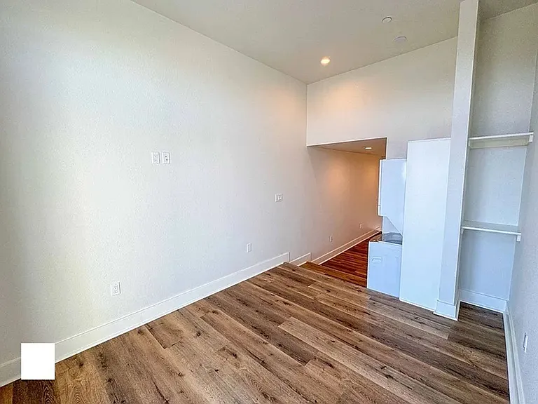 3046 Nimitz Blvd — Photo 9