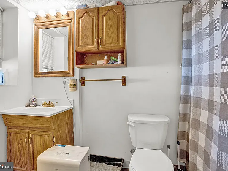 2424 Berryhill St — Photo 3
