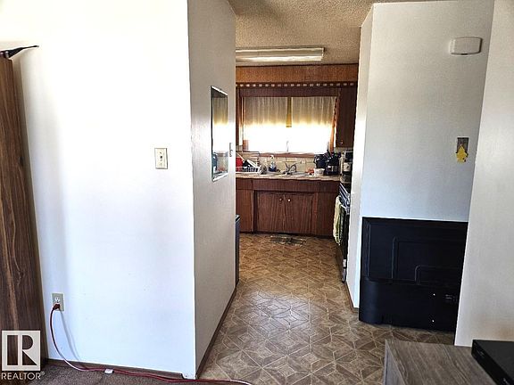 5th image of 5024 50th St