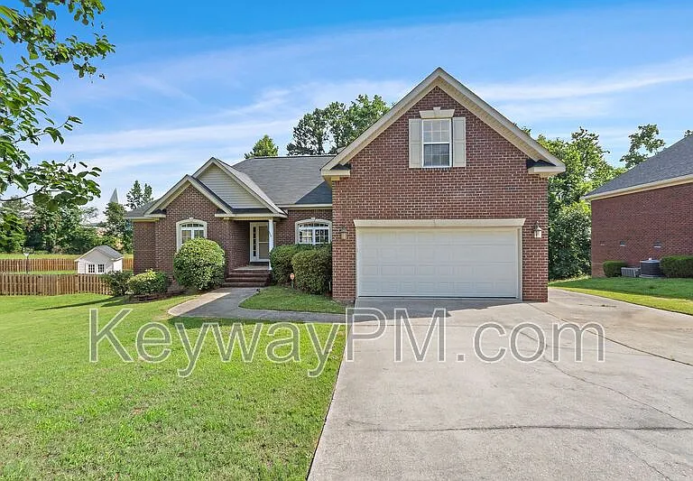 845 Prairie Ln — Photo 1