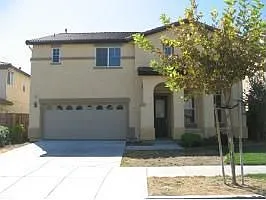 2323 N Fallbrook Dr photo 1