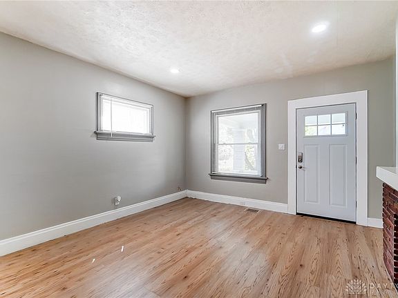 4th image of 255-257 Fountain Ave