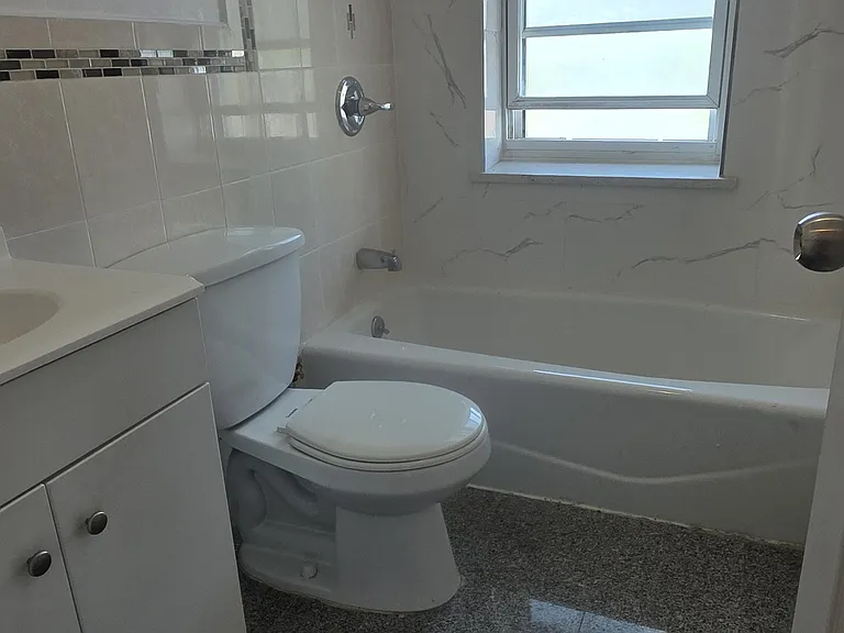 117-14 Union Tpke #B3 — Photo 5