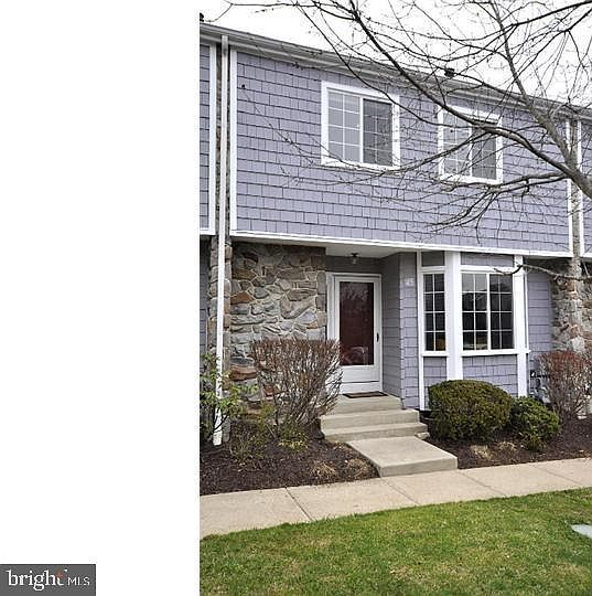 1st image of 45 Constitution Ct