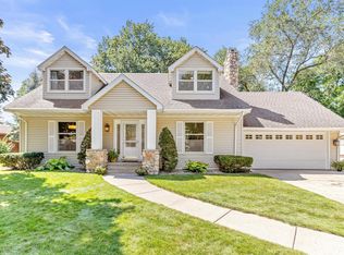 3099 Mildred Dr, Roseville, MN 55113