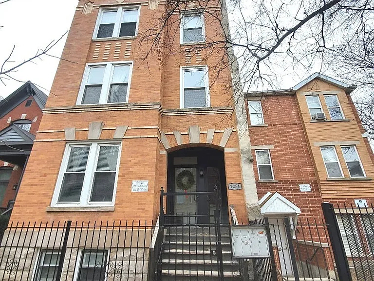 1254 N Maplewood Ave #2 — Photo 2