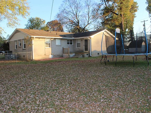2nd image of 4005 Eastwood Dr