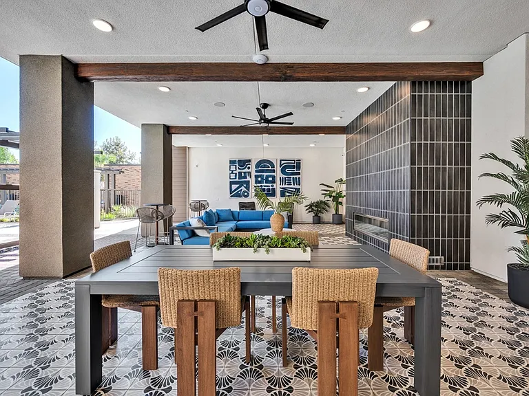 Downtown Ontario Luxury Apartments — Photo 81