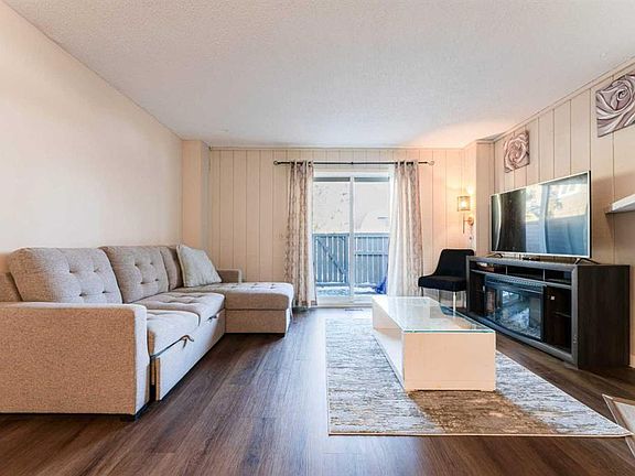 5th image of 829 S Coach Bluff Cres SW #1101