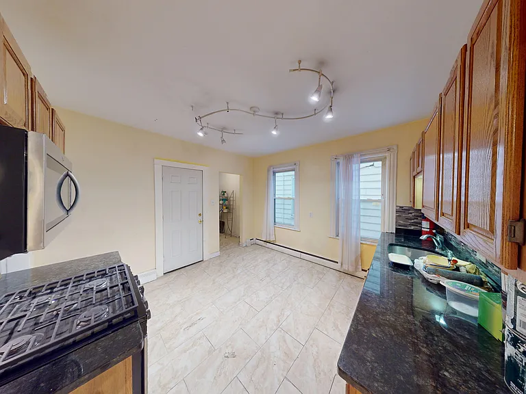 46 Middle St #3 — Photo 25