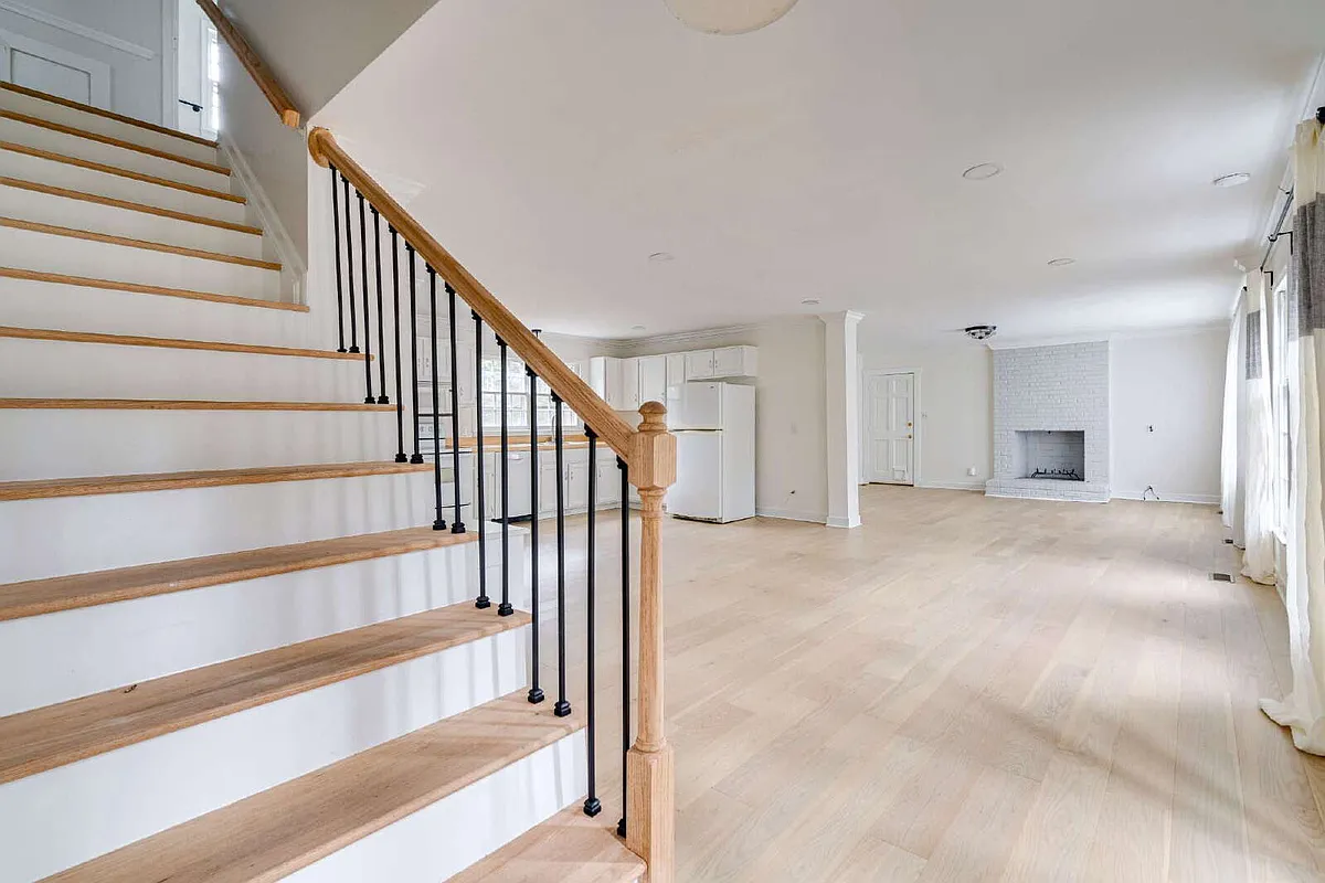 Building Photo - 2437 Tilghman Cir
