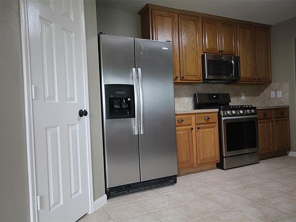 3rd image of 5809 Vineyard Hill Dr