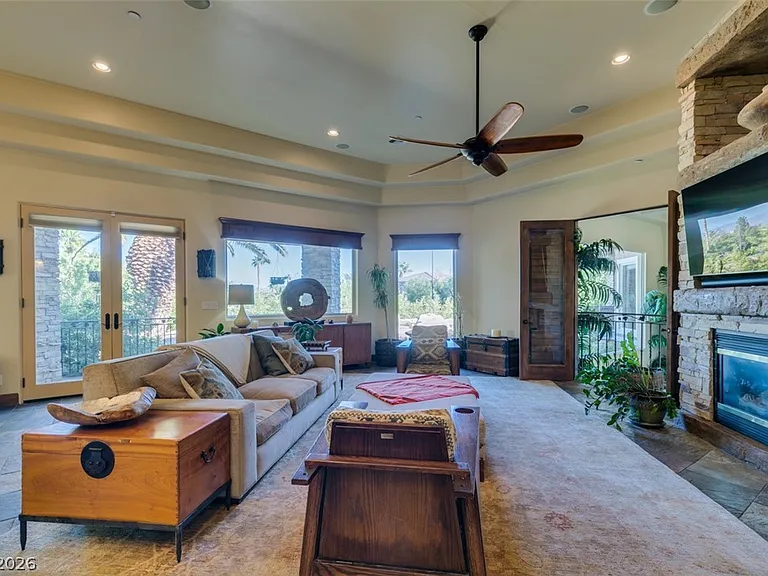549 Regents Gate Dr — Photo 16