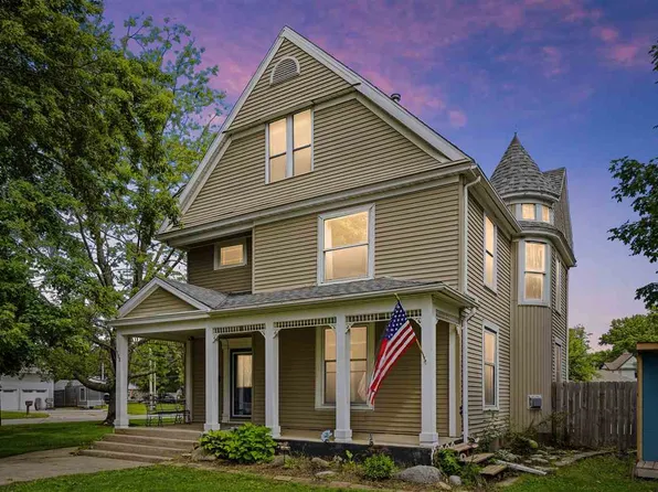 388 W Hilton St, Marengo, IA 52301