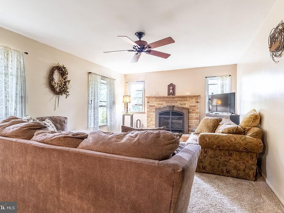 1st image of 6591 Mountain Dr