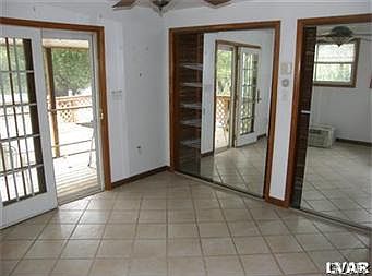 4th image of 2305 N Delaware Dr