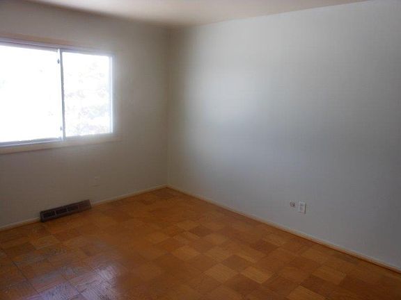 5th image of 636 Hercules St #638