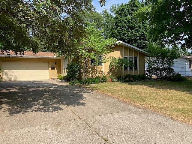 1st image of 520 Mecosta Ave