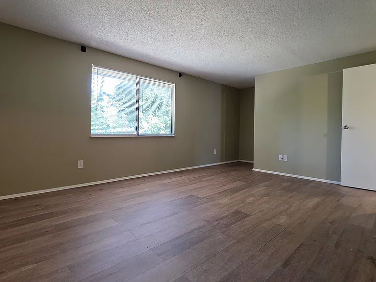 4908 Silver Oaks Vlg — Photo 19